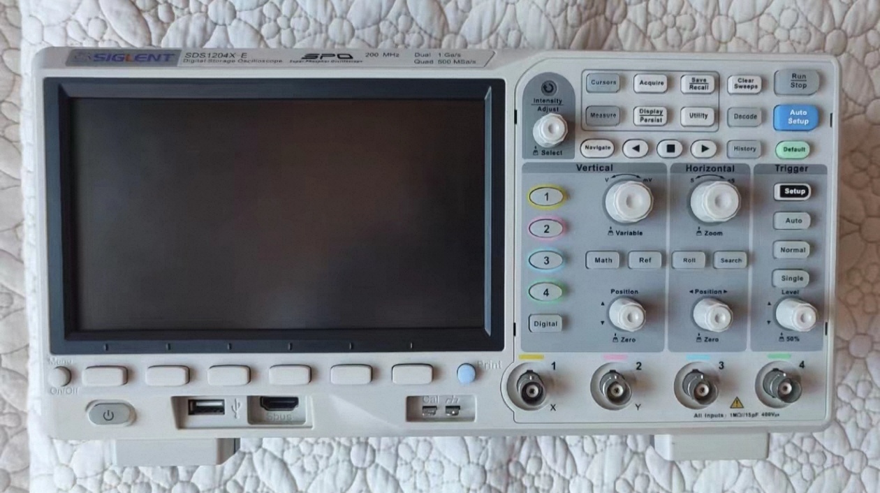 SIGLENT SDS1204X-E 200MHz 4-ka – Digital Storage Oscilloscope 4 Channel 100Mhz recenzja i cena